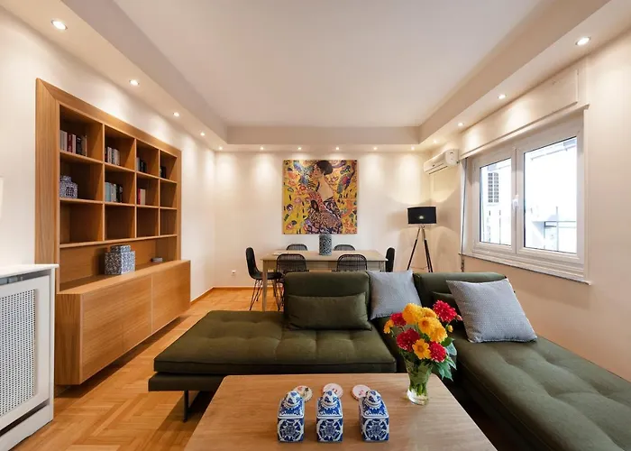 Kolonaki 2 Bdr Apartment